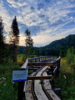 Fotografija s spletne strani Pernkopf na poti