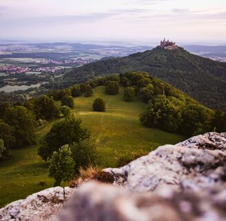 Blick vom Zeller Horn auf die Burg Hohenzollern