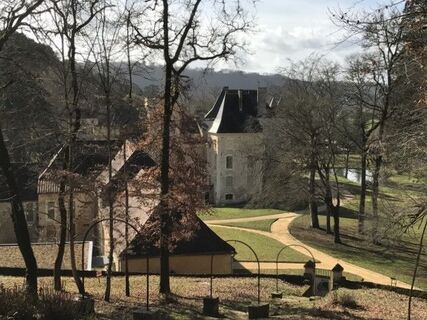 Wald im Departement Campagne im Winter – Blick auf das Schloss ©A (10)