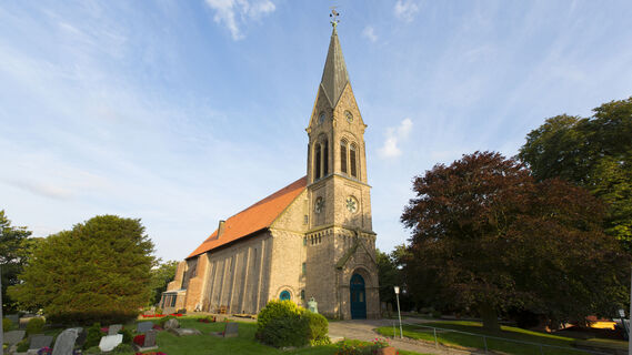 Langwarden_Kirche_nah_Nordsee_Butjadingen.jpg
