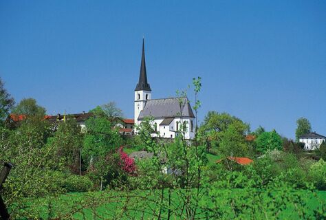 Tachinger Kirche