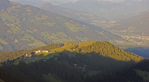 Blick zur Bergstation Markbachjochbahn