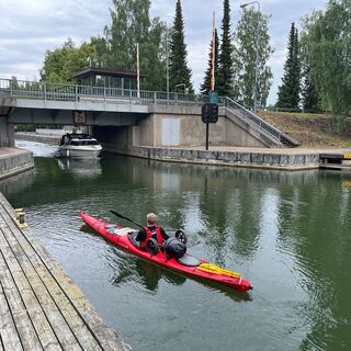 Paddler im Vääksy-Kanal