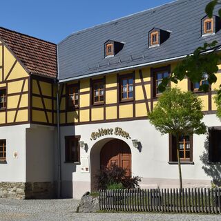 Ensemble Hillersches Gut und Vereinshaus Goldner Löwe