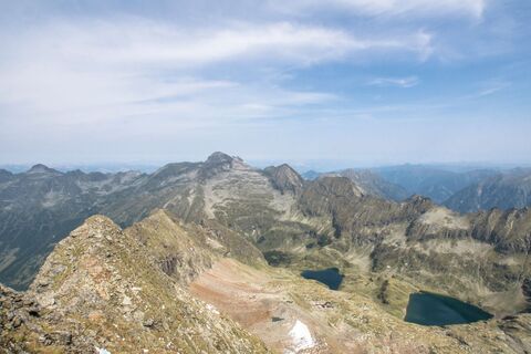 Blick vom Waldhorn auf die Sonntagskarseen und zur Hochwildstelle