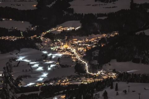 Ortansicht Winter Nacht_Scheffau_Foto Manuel Bialucha (2).jpg