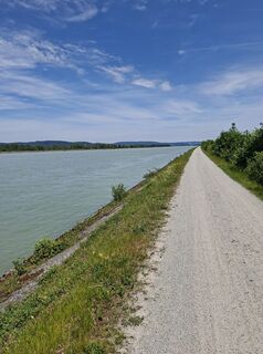 Fotografija s spletne strani Maximilian1945 na poti