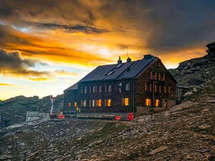 Defreggerhaus Sommer Sonnenuntergang