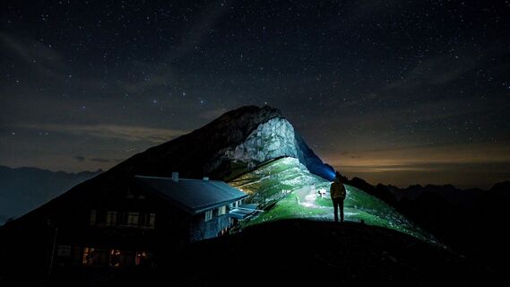 Reither Spitze bei Nacht, Noerdlinger Huette - Karwendel Hoehenweg Etappe 1 (1).jpg