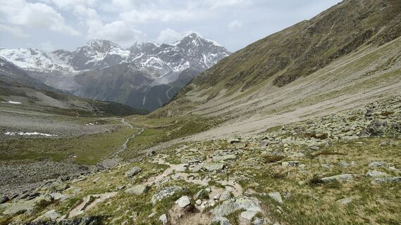 Zdjęcie z Andreas Schlosser wzdłuż trasy