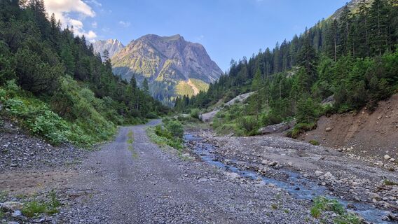 Weiter hinten dann schöne Szenen am Bach