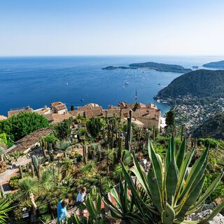 Blick auf die Côte d'Azur vom exotischen Garten von Èze