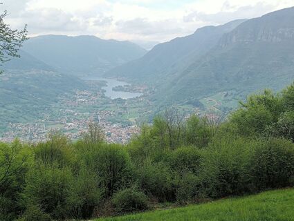 Zdjęcie z simone ravasi wzdłuż trasy