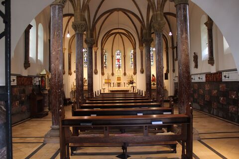 Innenansicht Kapelle Schloss Brincke.jpg