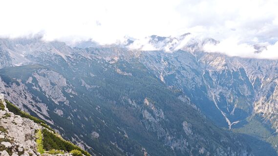 Fotografija s spletne strani Franca Škarja na poti