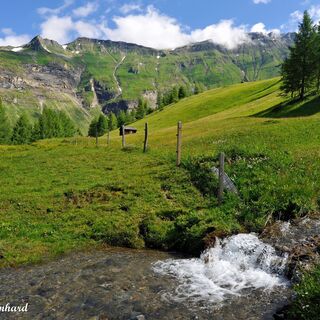 Nur das leise Plätschern der Bächlein bricht die Stille im Tal.