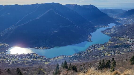 Zdjęcie z Gerolamo Regazzoni wzdłuż trasy