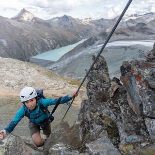 Klettersteig Britannia mit Aussicht auf den Stausee Mattmark