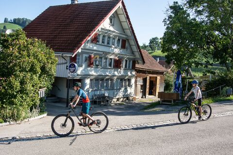 Route Äwil