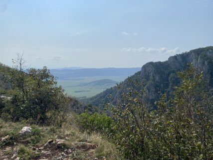 Zdjęcie z László Izsvák wzdłuż trasy