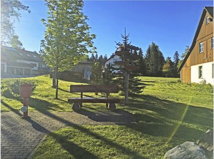 Besenfeld Wegekreuz aus Holz