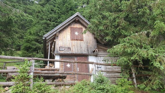 Fotografija s spletne strani Anica varga na poti