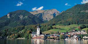 Blick auf Steinbach am Attersee. 