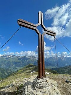 griften-zupalkogel-gipfelkreuz-neu-c-bernhard-assmair.jpg