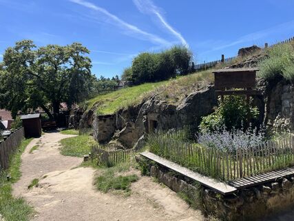 Höhlenwohnungen Langenstein