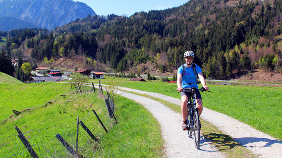 mit dem E-Bike unterwegs in Wiesing