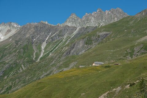 Blick auf die gigantische Berglandschaft