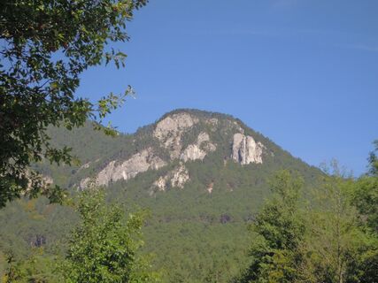 ... mit Blick hinauf zum Geyerstein ( Jubiläumsaussicht)...