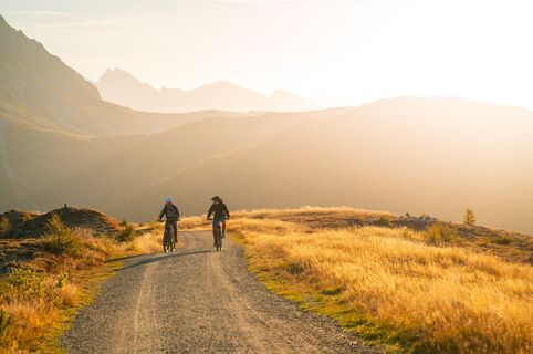 ebike-golzentipp-bergwiesentrail-herbst23-c-peter-maier-11_TVB Osttirol_Peter Maier_Obertilliach.jpg