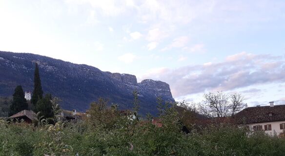 Blick zum Eppaner Höhenweg