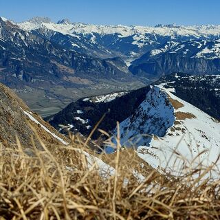 Aussicht auf die Bündner Herrschaft im Spätwinter/Frühling