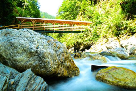 Holzbrücke in der Donnersbachklamm