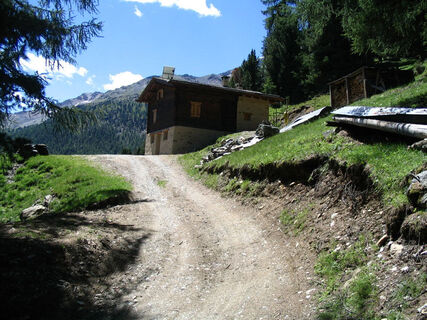 Hütte entlang des Weges bei Calvarana