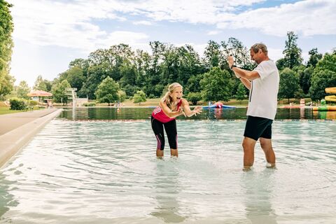 Kühles Nass im größten Beckefreibad der Region in Fürstenfeld.