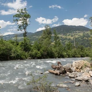 Glenner Fluss Aussicht vom Wanderweg