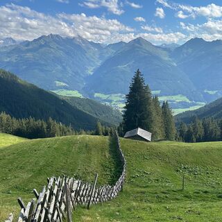 Bei einer guten Jause das Panorama genießen