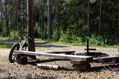 Rastplatz an den Mountainbike-Strecken von Raahen Hummastinvaara