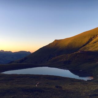 Lac d'Anthème bei Sonnenuntergang