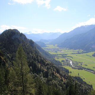 Blick vom Falkenstein in Richtung Vils in Tirol