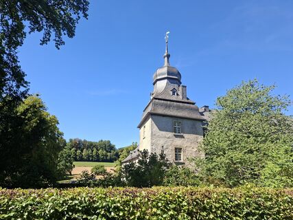 Über den Höveler Knapp zum Schloss Melschede