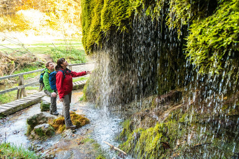 Beeindruckender Wasserfall Dreimühlen© Dominik Ketz