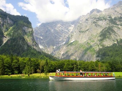 Königssee-Fähre (Eisgraben/Watzmann-Ostwand im Hintergrund)