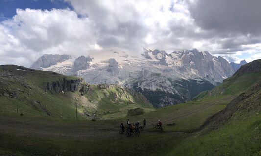 Fotografia z Peter Laure na trase