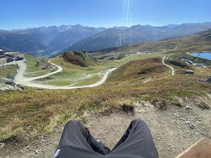 Fotografija s spletne strani Анатолий Лакаров na poti