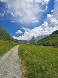 Fotografija s spletne strani Christian Lerchster na poti