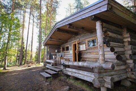 Jussinkämppä offene Schutzhütte in der Wildnis im Oulanka-Nationalpark